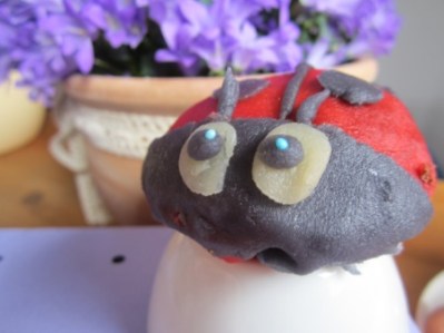 Mainbacken Oster Tiere Igel Marienkäfer Biene (1)