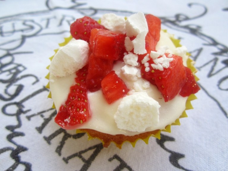 Erdbeer Baiser-Muffins (7)