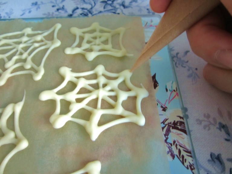 Cupcakes Halloween Spinnennetz (7)