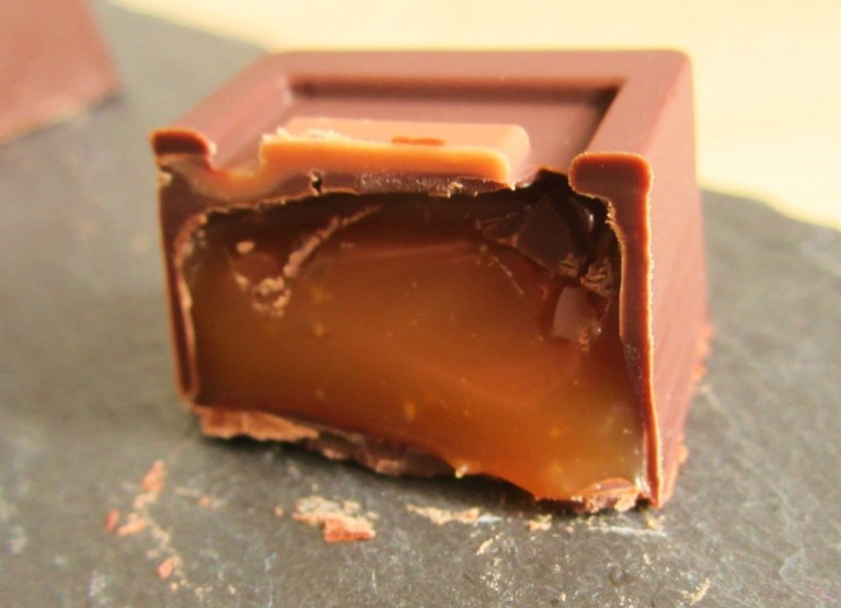 Praline Zartbitter salziges Karamell (4)