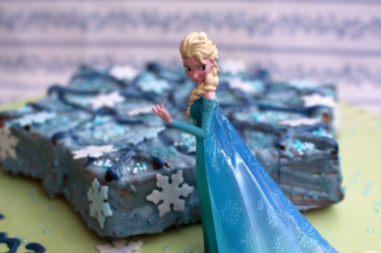 Frozen Cake Elsa (2)