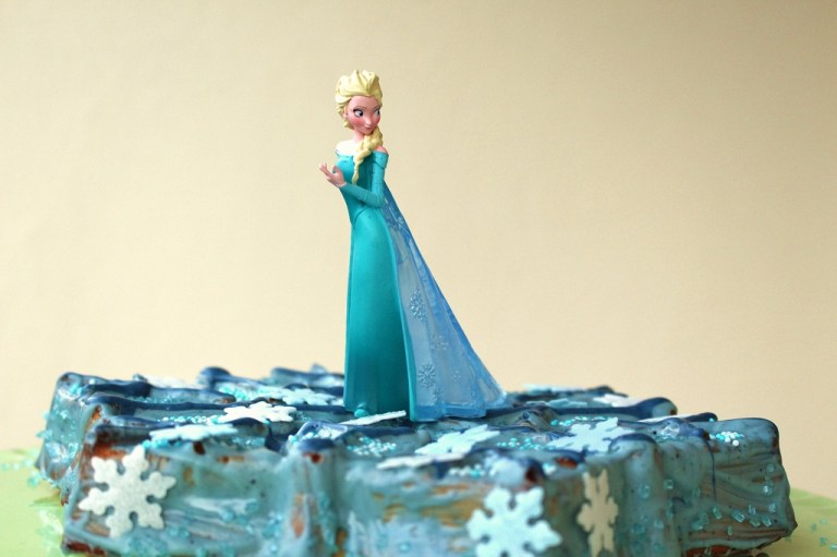 Frozen Cake Elsa (7)