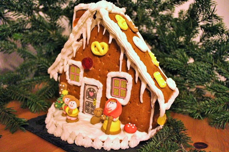 weiss Lebkuchenhaus (14)