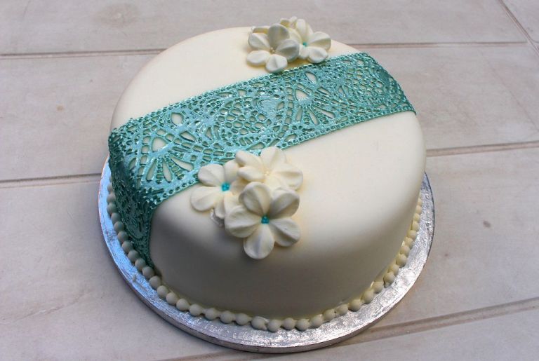 Hochzeitstorte mit Spitze (12)