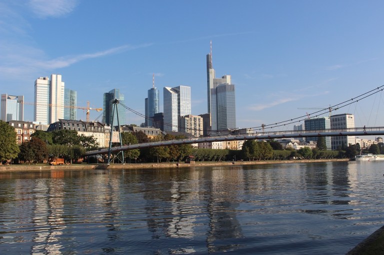 aktion-pink-frankfurt-2016-race-for-survival-mainbacken-2