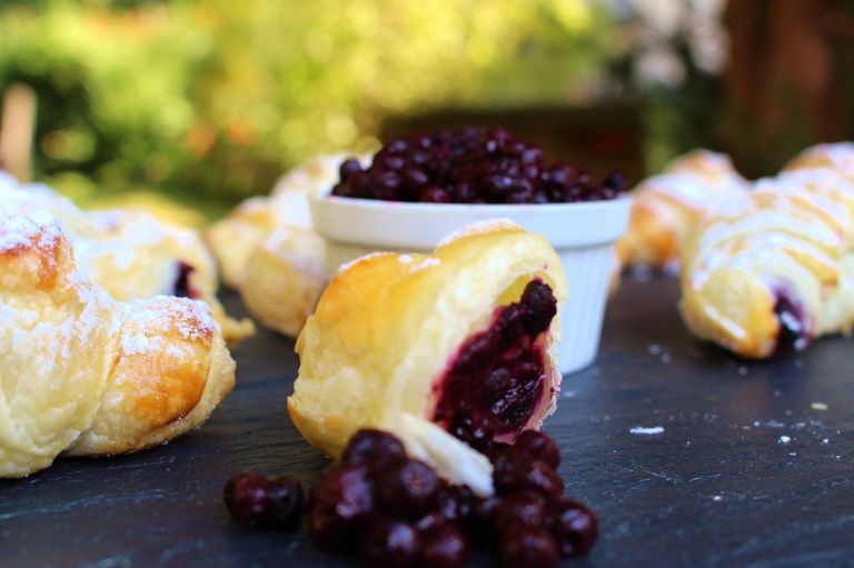 blaubeer-croissants-8