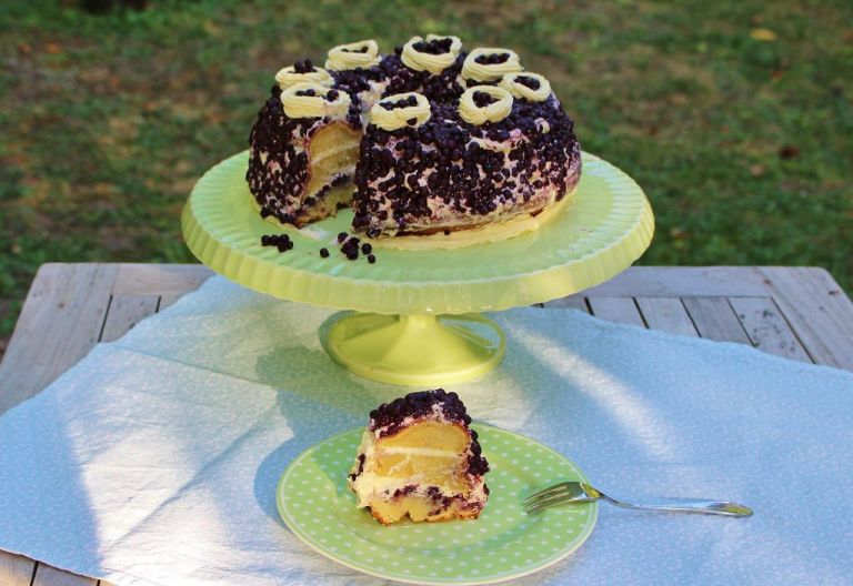 frankfurter-kranz-mit-blaubeeren-11