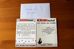 Mit dem Spiel bekommt ihr die Rollenbeschreibungen und Einladungskarten.