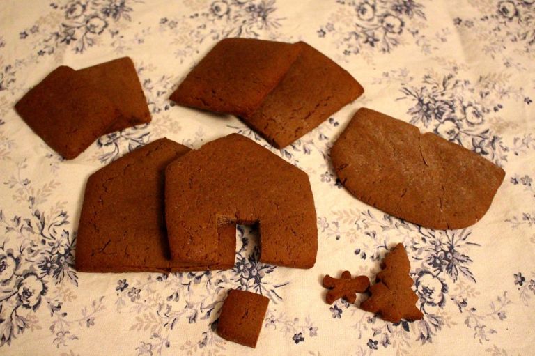 Hier sind alle notwendigen Teile zum Aufbauen (wenn ihr Glück habt, konntet ihr alle anderen Schritte überspringen, und habe es genau so geschenkt bekommen)