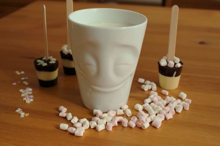 In heiße Milch einrühren und genießen