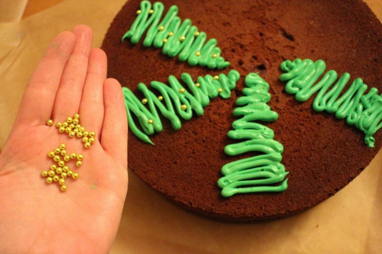 Royal Icing, Farbe und Zuckerperlen waren mit in der Box und so ging das Dekorieren auch ziemlich schnell. Süß, oder?