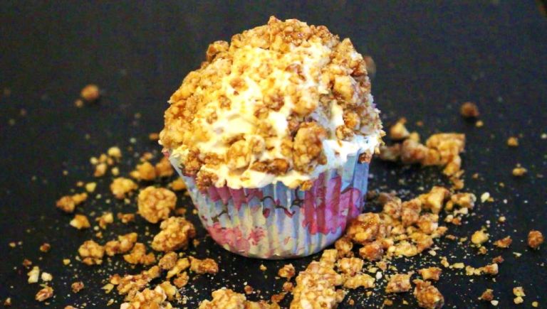 Ihr könnt Krokant natürlich auch kaufen, aber frisch schmeckt er am Besten.