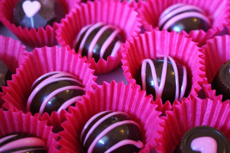 Wunderschöne, knackige, glänzende Schokolade.