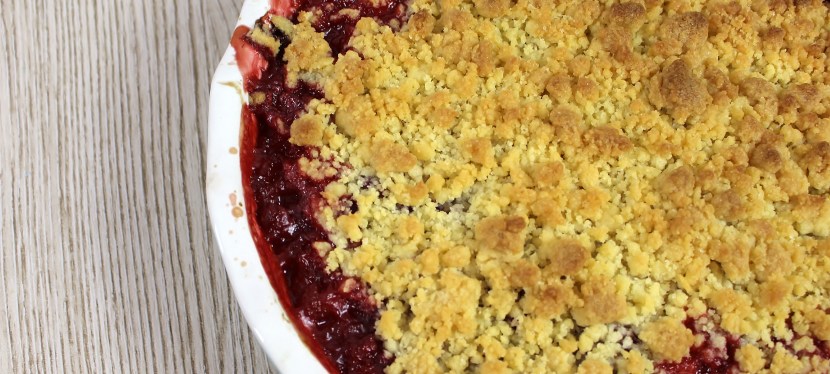 Erdbeer-Rhabarber Crumble