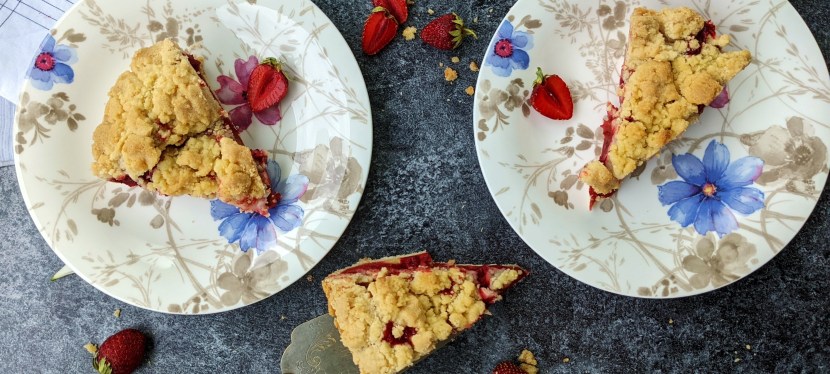 Streuselkuchen: Erdbeer Rhabarber (vegan)